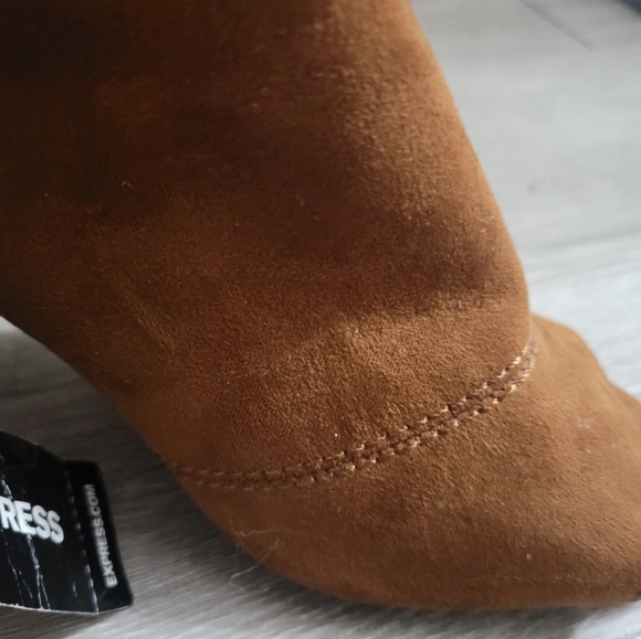 New With Tags Express suede open toe 3 1/2" heels - Picture 5 of 17